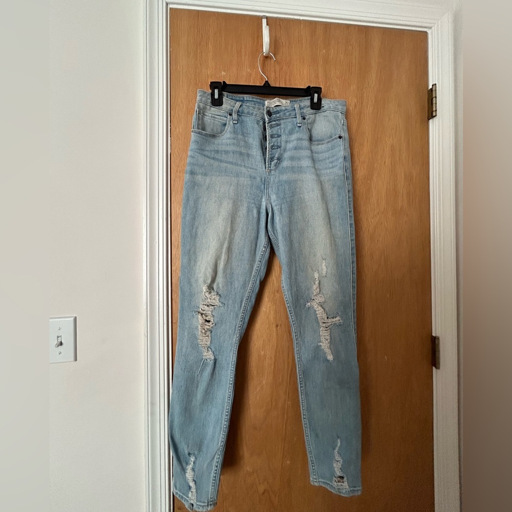 Abercrombie High Waisted Light Blue Distressed Women Jeans